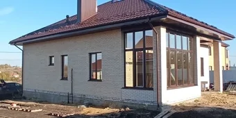 Профиль Рехау DELIGHT внешняя ламинация темный дуб 